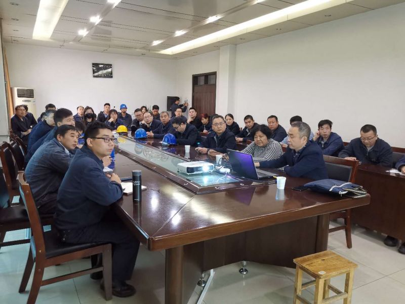 
				   
					學(xué)習(xí)固體廢物防治法、提高環(huán)境治理能力——黃河同力舉辦新版《固體廢物污染環(huán)境防治法》培訓(xùn)班
				 